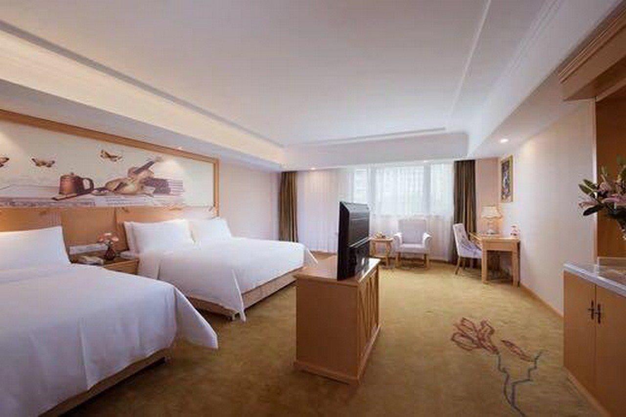 Vienna Hotel Shanghai International Tourist Resort Xiuyan Road Metro Station Branch Exterior foto