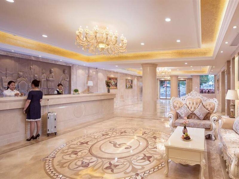 Vienna Hotel Shanghai International Tourist Resort Xiuyan Road Metro Station Branch Exterior foto